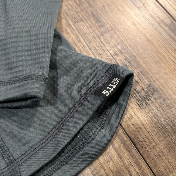 511 Tactical Men's Medium Grey 1/4 Zip Stretch Mock Neck Pullover Fleece - Picture 3 of 7